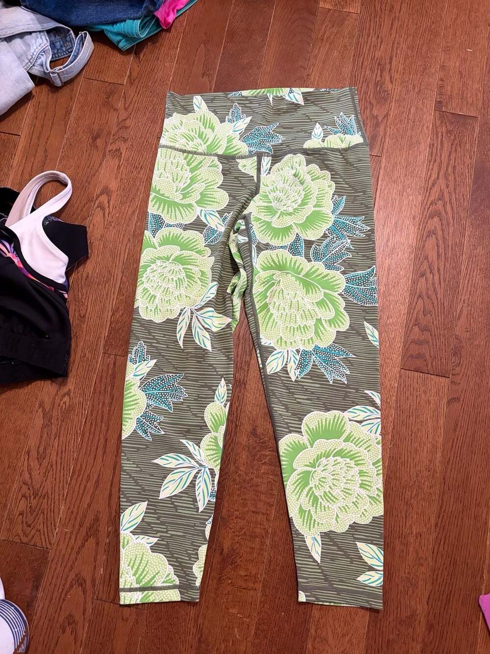 Aerie Chill Play Move Leggings Size L Green Floral Print